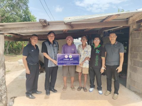 วันศุกร์ที่ 4 กันยายน 2569 องค์การบริหารส่วนตำบลโคกสว่าง ได้ส่งมอบบ้านตามโครงการปรับสภาพแวดล้อมและสิ่งอำนวยความสะดวกของผู้สูงอายุให้เหมาะสมและปลอดภัย ประจำปีงบประมาณ พ.ศ.2569 จำนวน 2 ราย หมู่ 3 และหมู่ 5